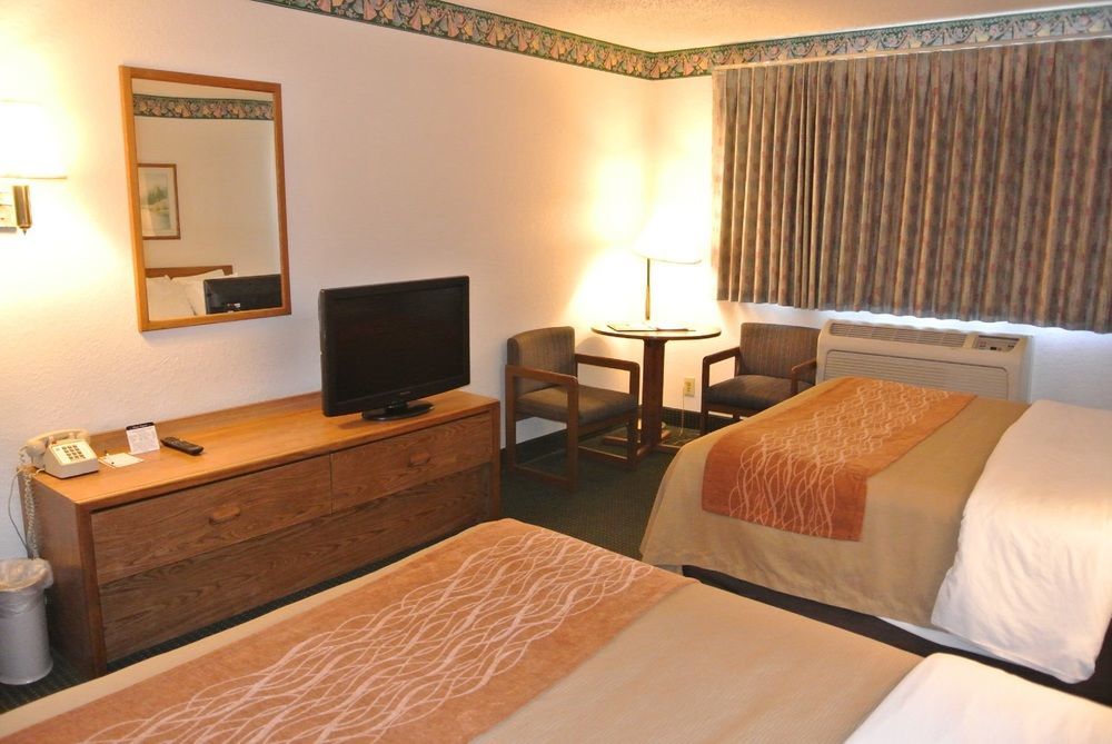 Quality Inn Ozark-Springfield South Exterior photo